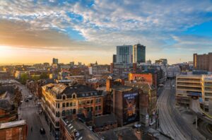 Read more about the article TOP 10 THINGS INTERNATIONAL STUDENTS CAN DO IN MANCHESTER TO MAKE THEIR LIVES IN UK EASIER DURING THEIR STUDIES