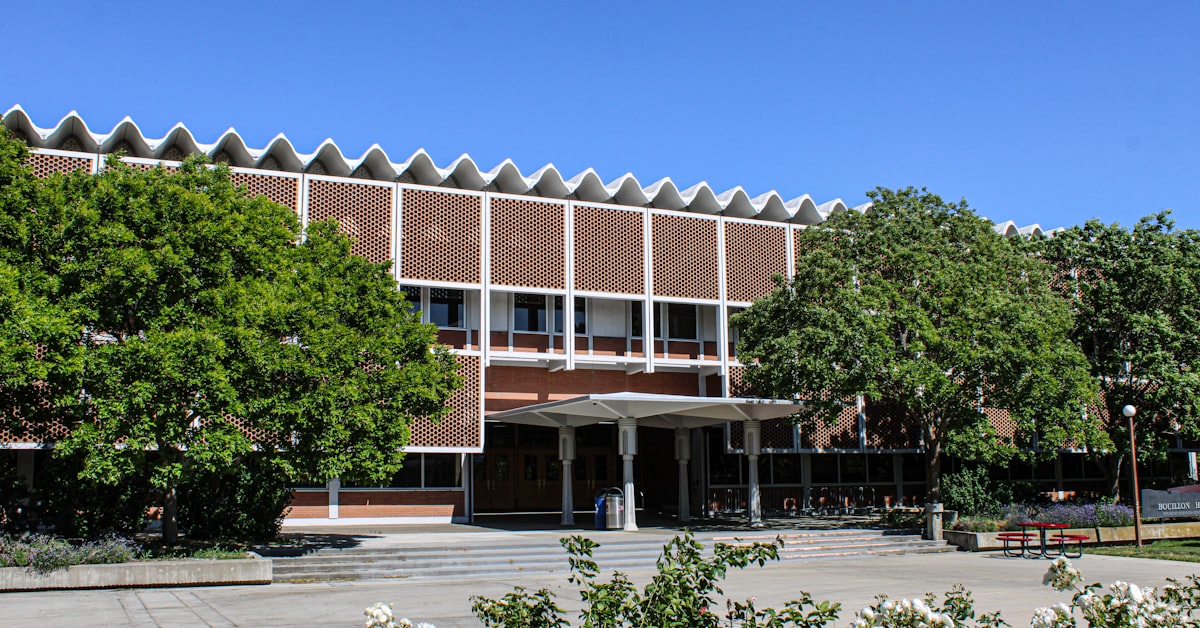 Read more about the article Adelaide Global Academic Excellence Scholarships for International Students