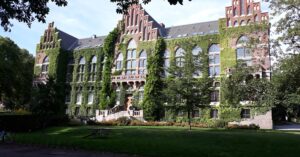 Read more about the article Commonwealth Distance Learning Scholarships for Developing Commonwealth Countries