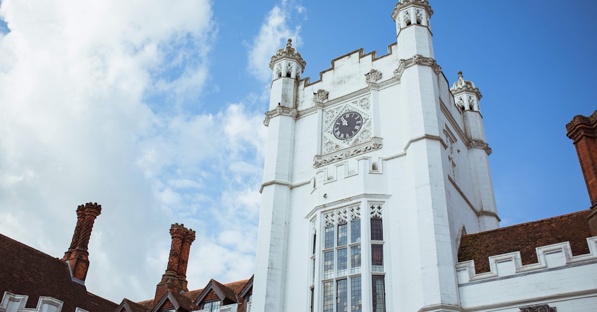 Read more about the article University of Sussex Chancellor’s International Scholarships