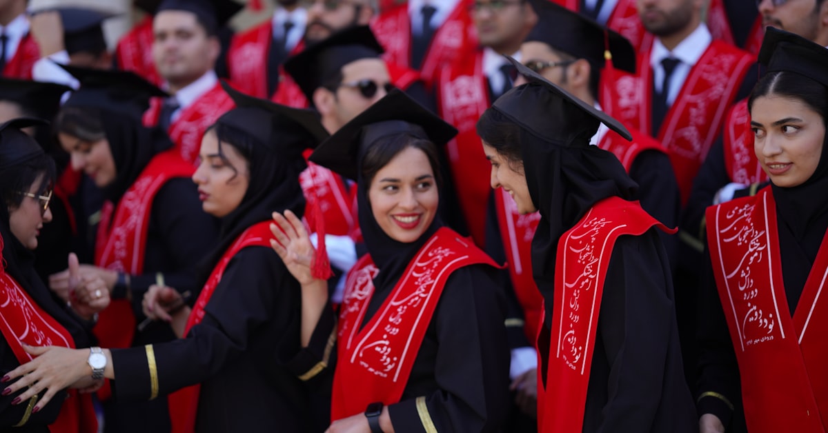 Read more about the article 20 Tuition Scholarships offered by Universities for International Students