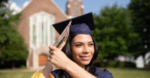 Read more about the article Top 15 scholarships for developing country students