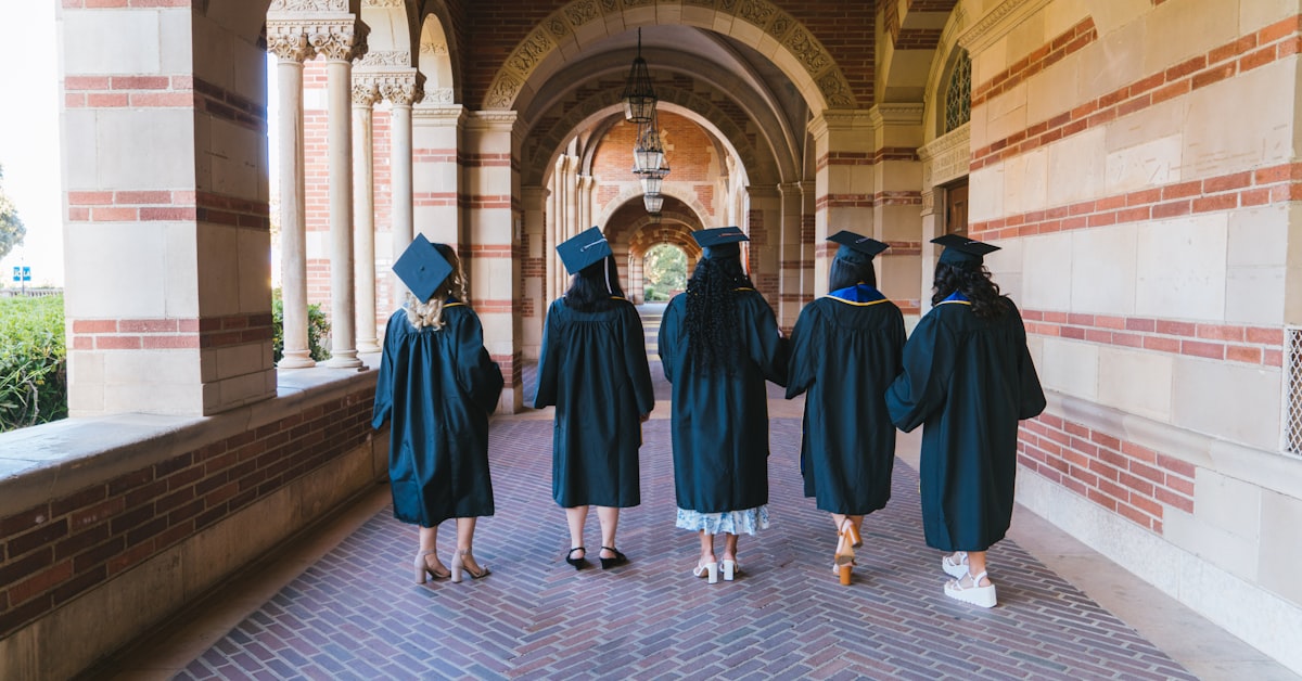 You are currently viewing Top 10 Prestigious Scholarships for the Best International Students